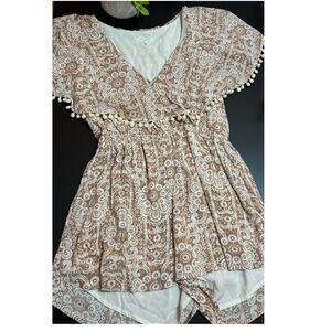 Honey Belle womens Boho Style Romper size Large EUC feminine vacation
